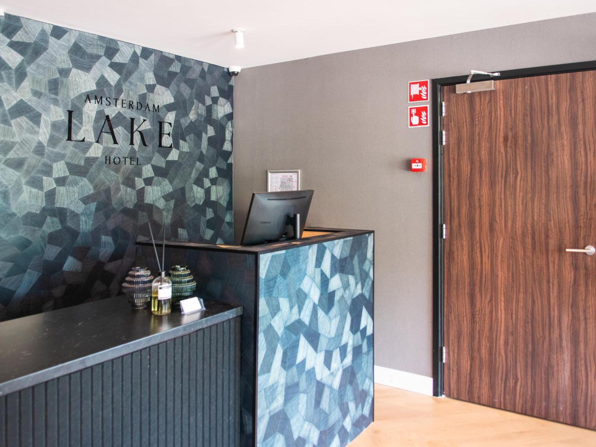 Amsterdam Lake Hotel Badhoevedorp Exterior photo