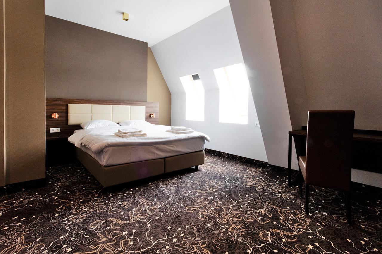 Amsterdam Lake Hotel Badhoevedorp Exterior photo